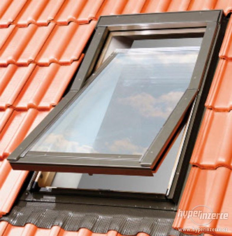 DŘEVĚNÉ střešní okno 3B OPTI v rozměru 78x118 včetně lemování do profilované krytiny - betonové tašky nebo do ploché krytiny - šindel ,falcovaná krytina atd.Varianta-Kyvné okno .Přípustný úhel sklonu střechy 15 ° - 90 °
